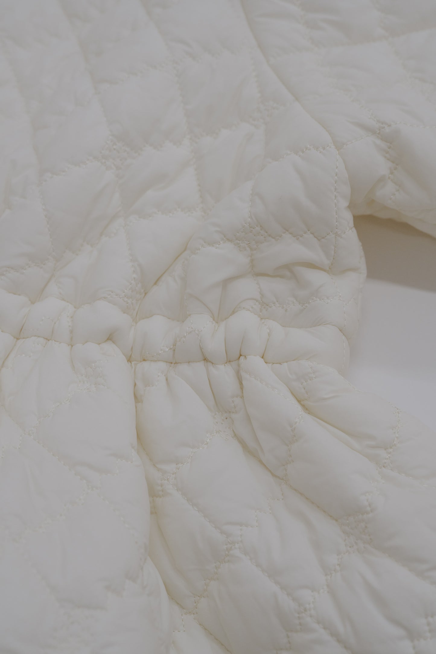 Quilting volume tops / white