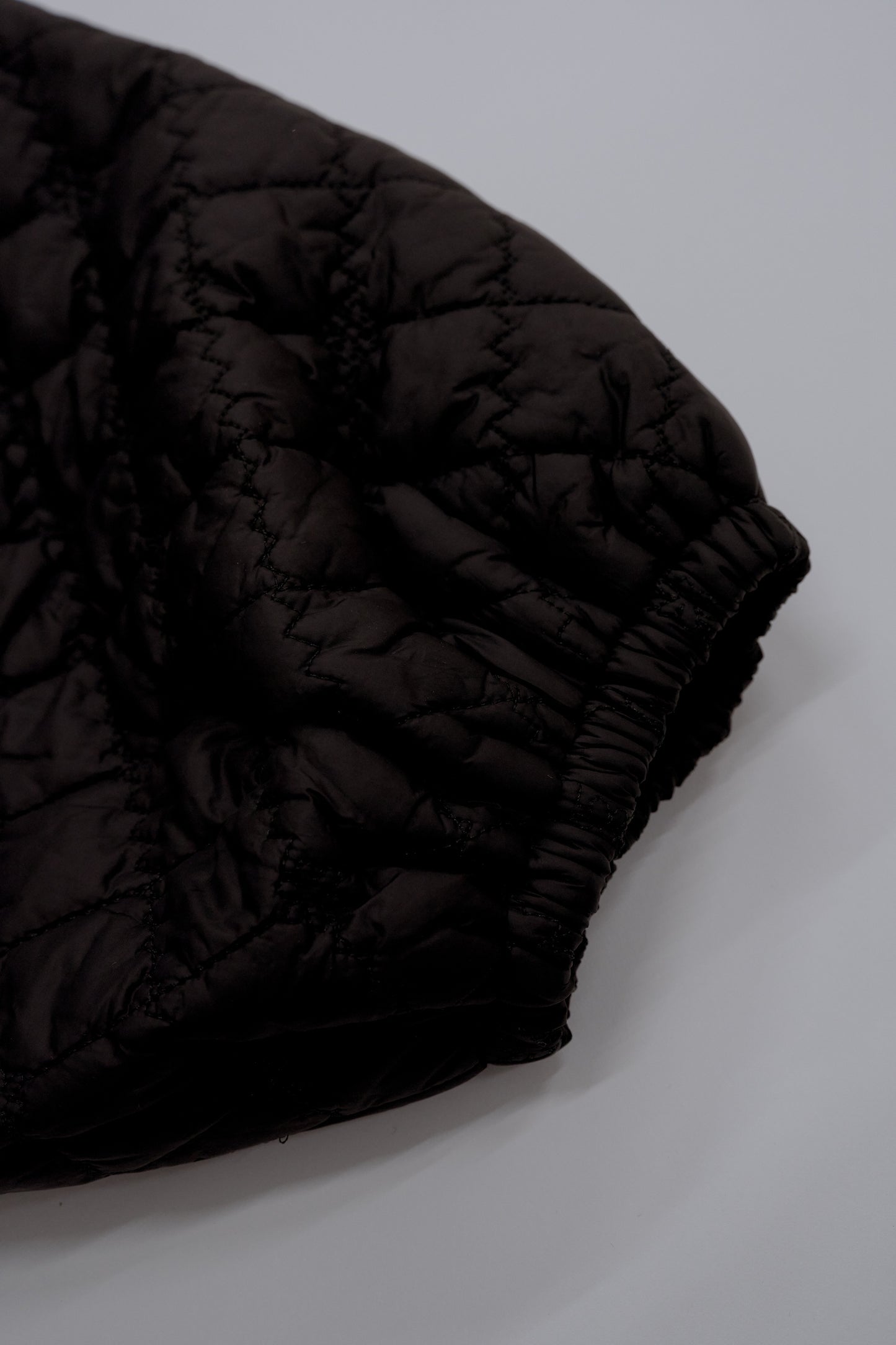 Quilting volume tops / black