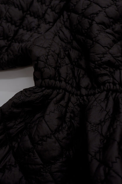 Quilting volume tops / black