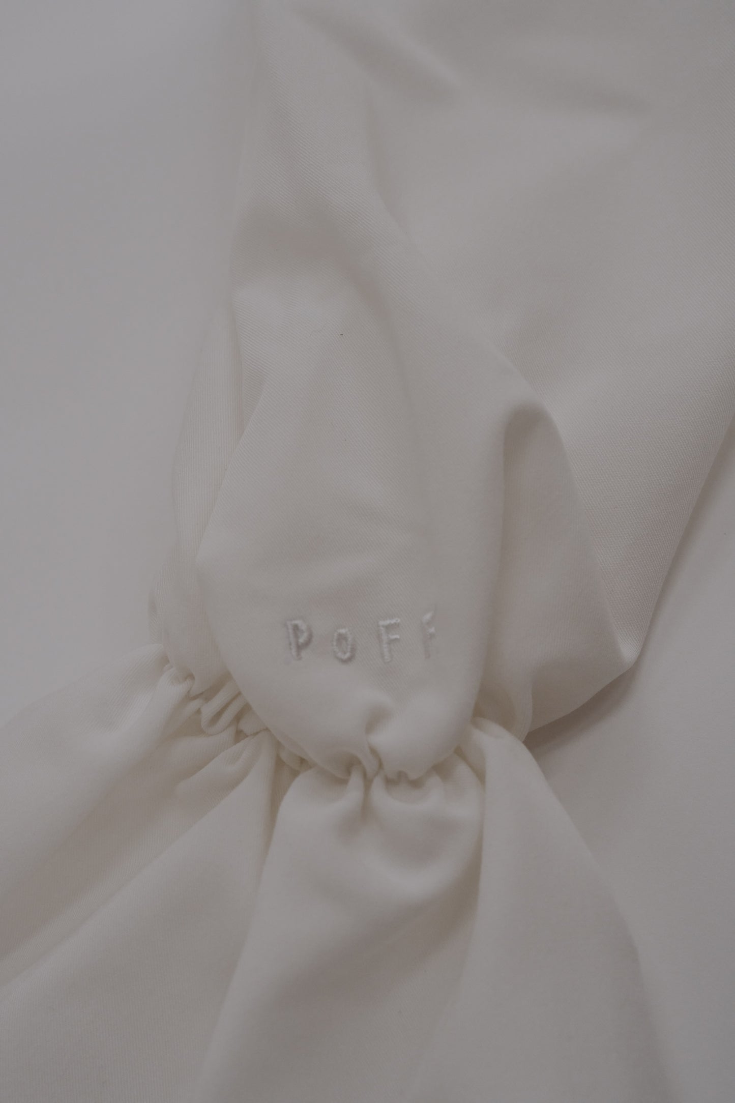 Volume frill collar blouse / white
