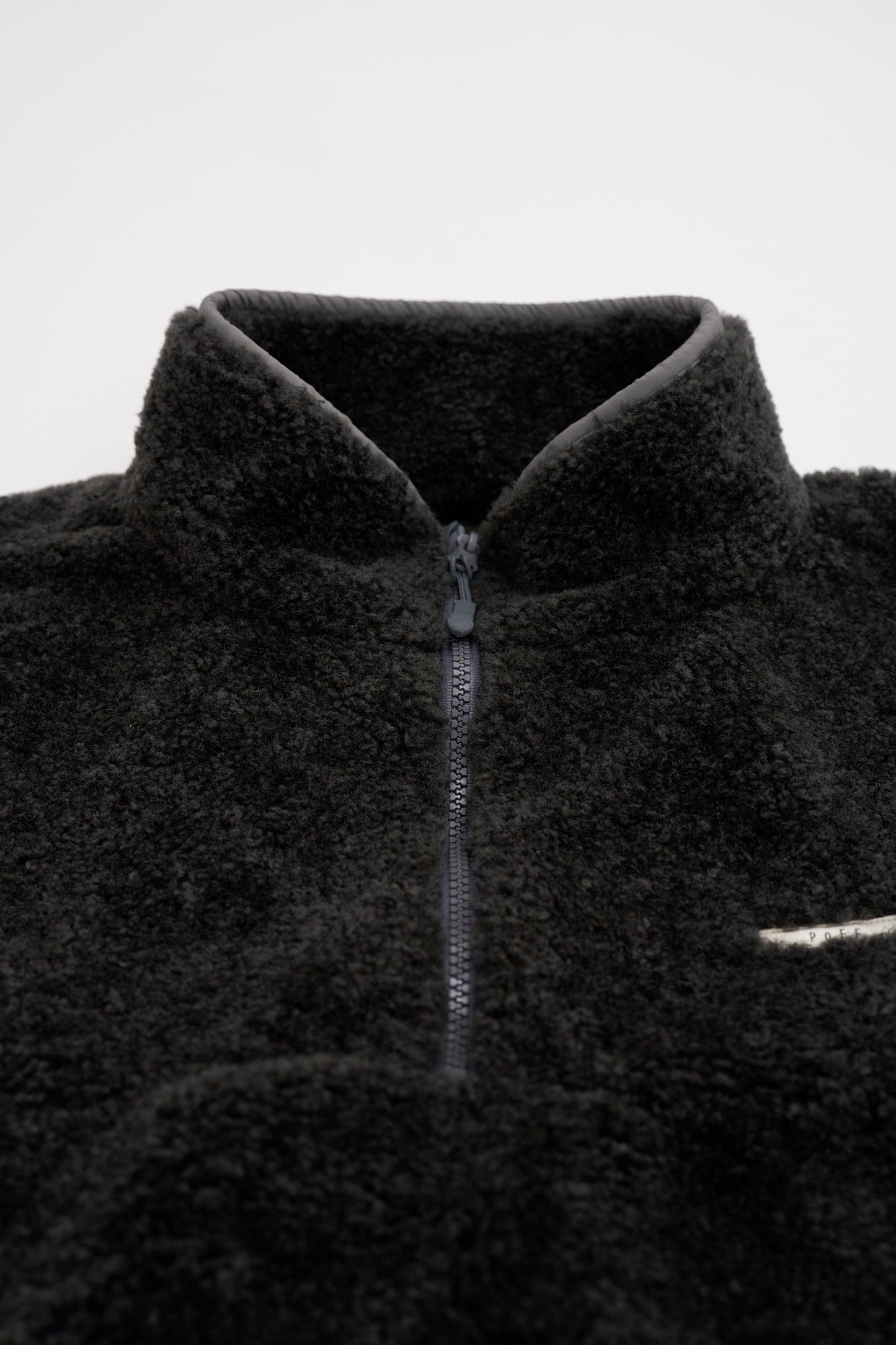 Half-zip boa pullover / dull gray