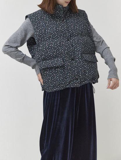 down vest / bouquet