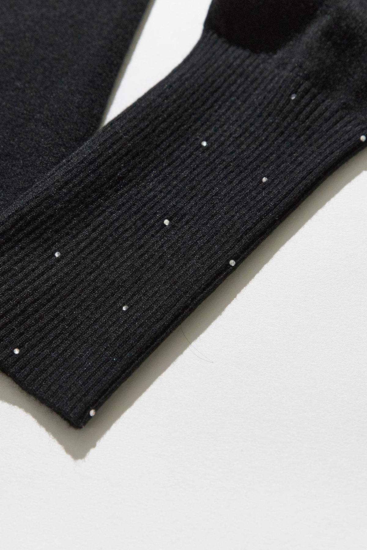 Crystal dot cuff turtleneck knit / Black