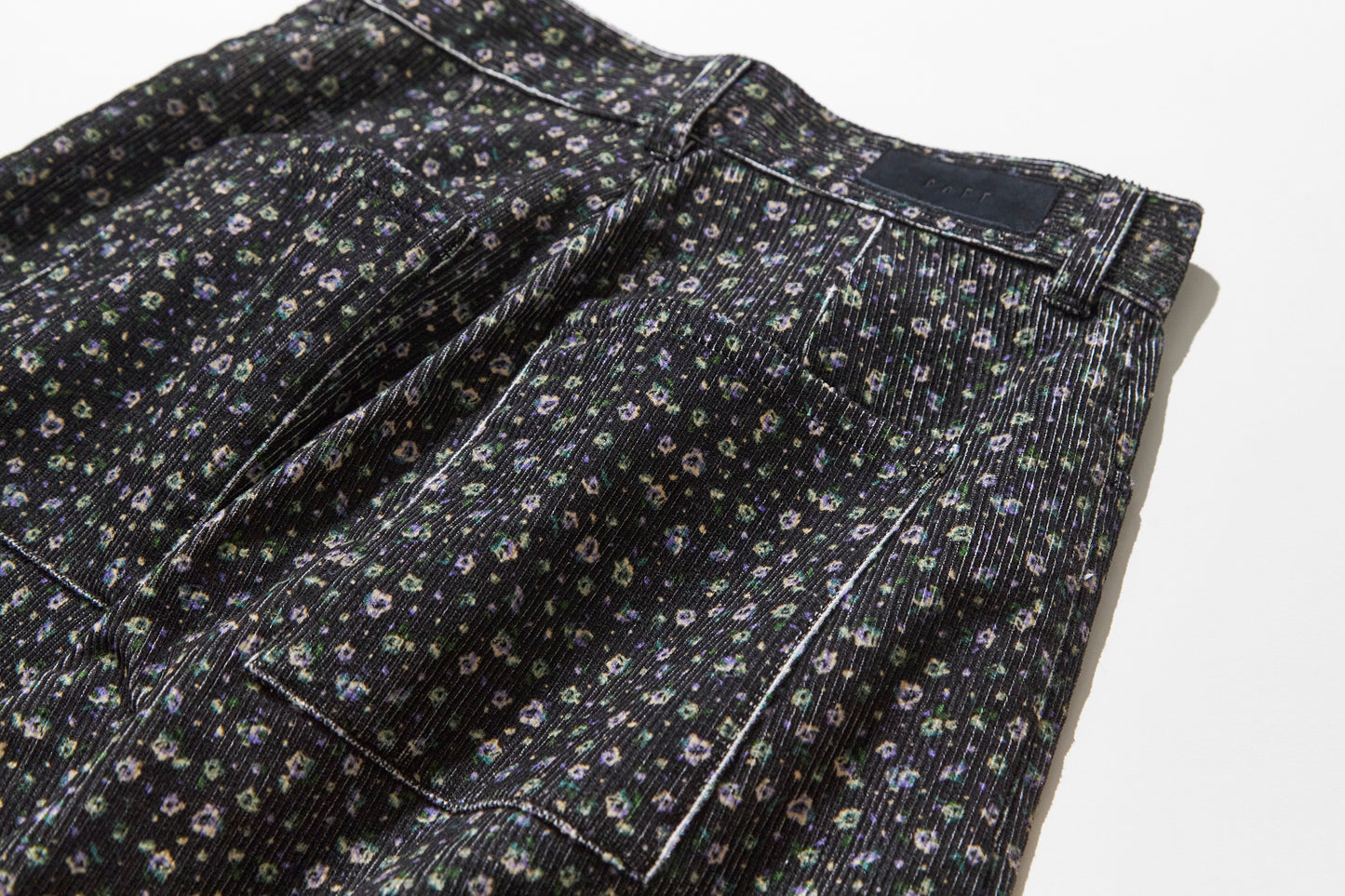 Soft corduroy wide pants / Bouquet