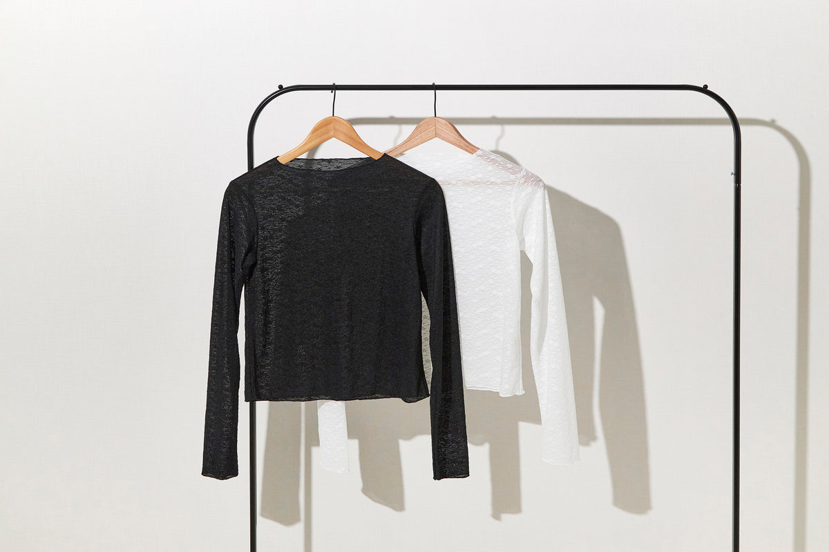 Classic sheer lace tops / Black