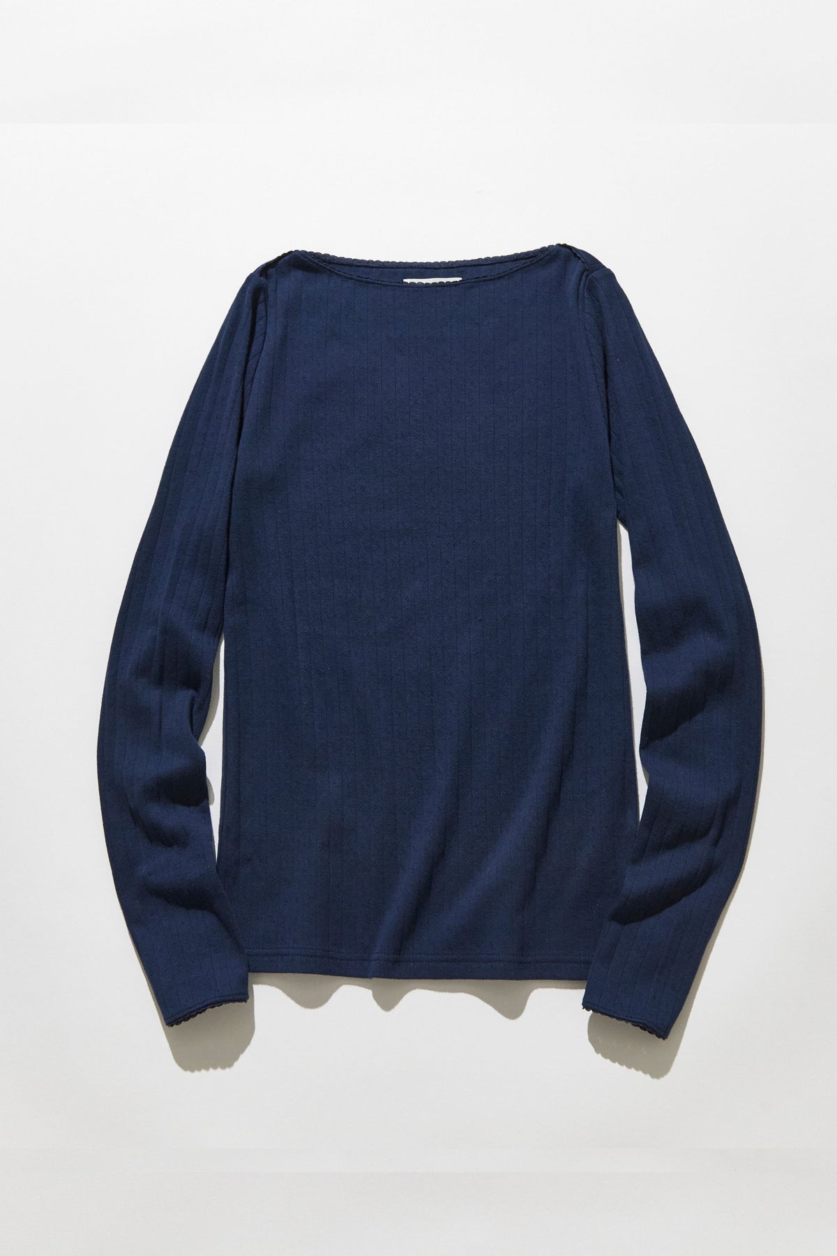 Eyelet lace boat-neck tops / Navy