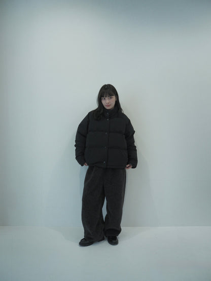 Short down jacket / black