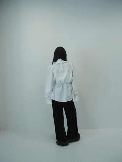 Volume frill collar blouse / white