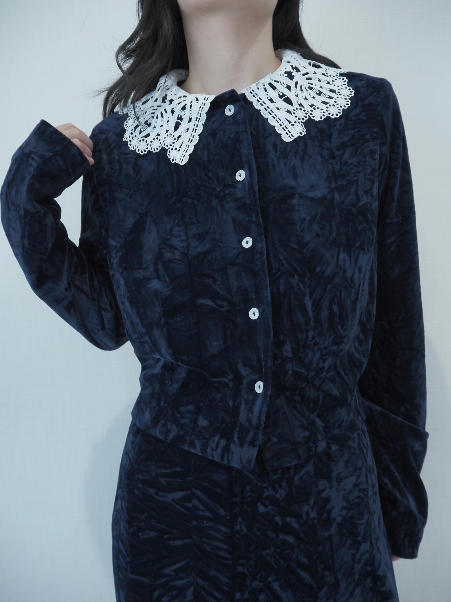 Lace collar velour cardigan / navy