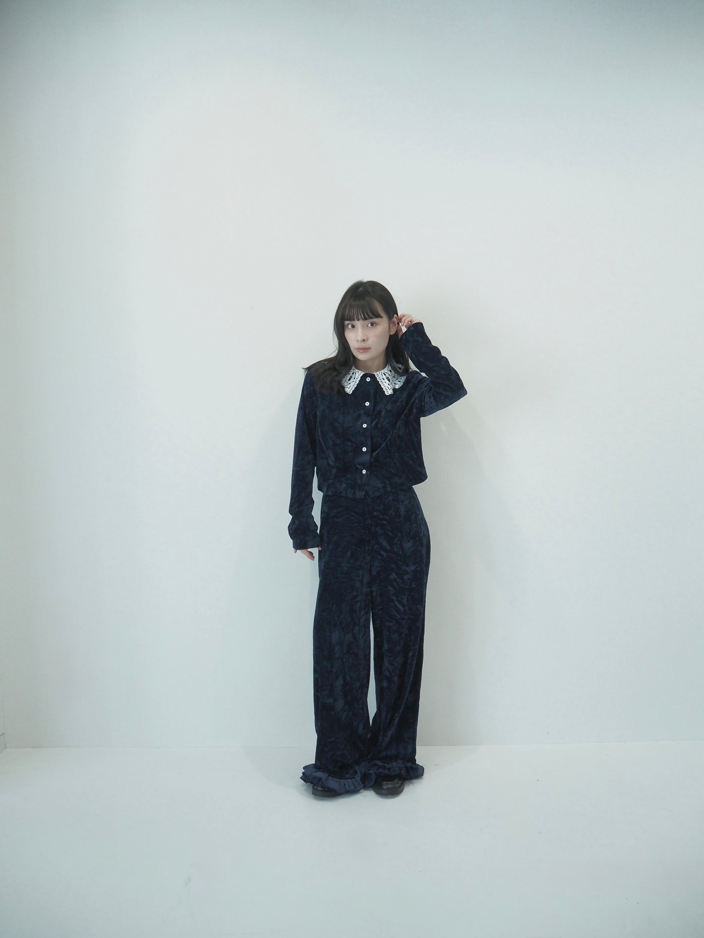 Lace collar velour cardigan / navy