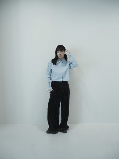 lace cuff cropped shirt / light blue