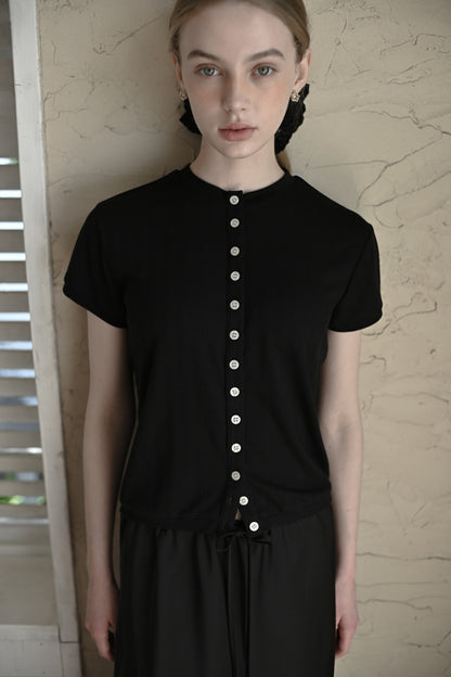 eyelet cut button Tshirt / black