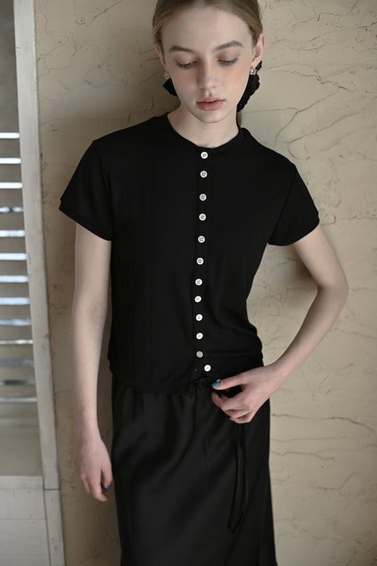 eyelet cut button Tshirt / black