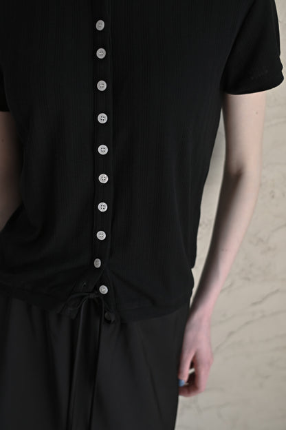 eyelet cut button Tshirt / black