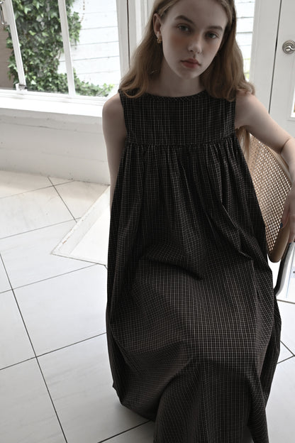 Tattersall check pin tuck dress/brown
