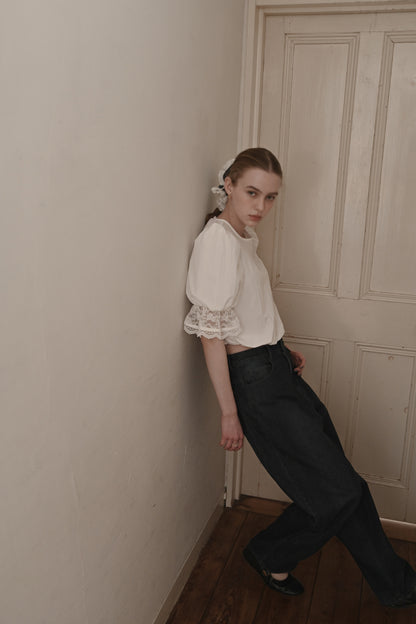 Lace puff balloon blouse / white
