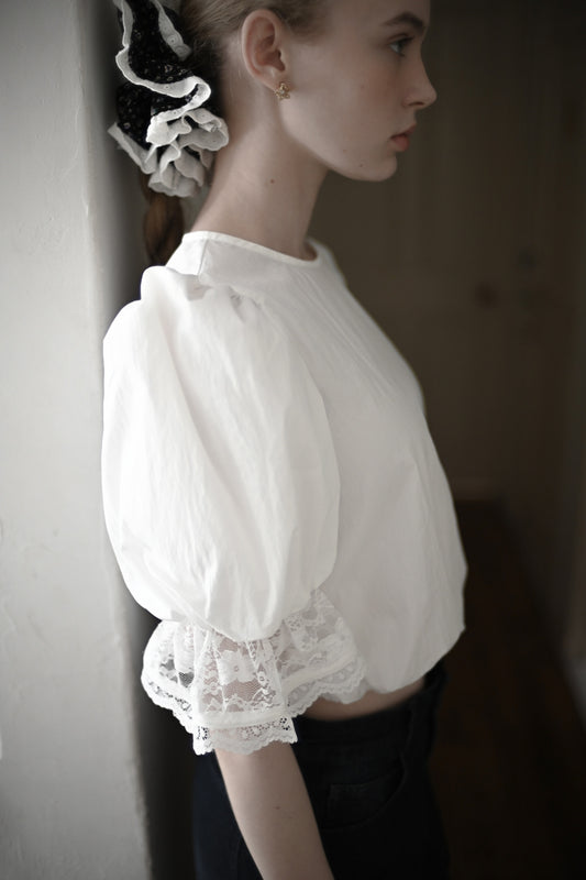 Lace puff balloon blouse / white