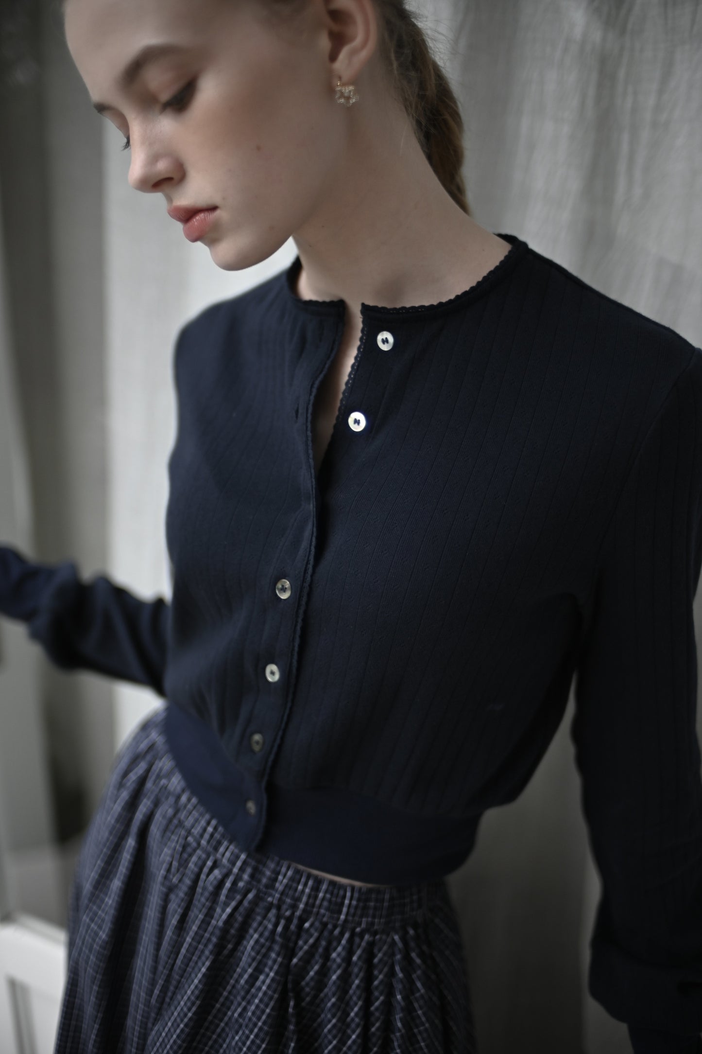Eyelet cut cardigan / navy