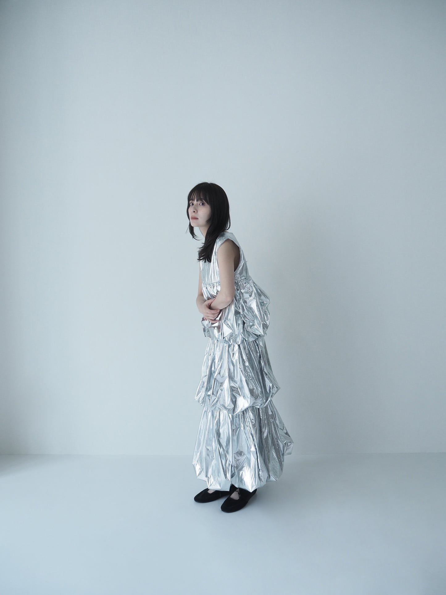 Metallic balloon tiered dress / silver