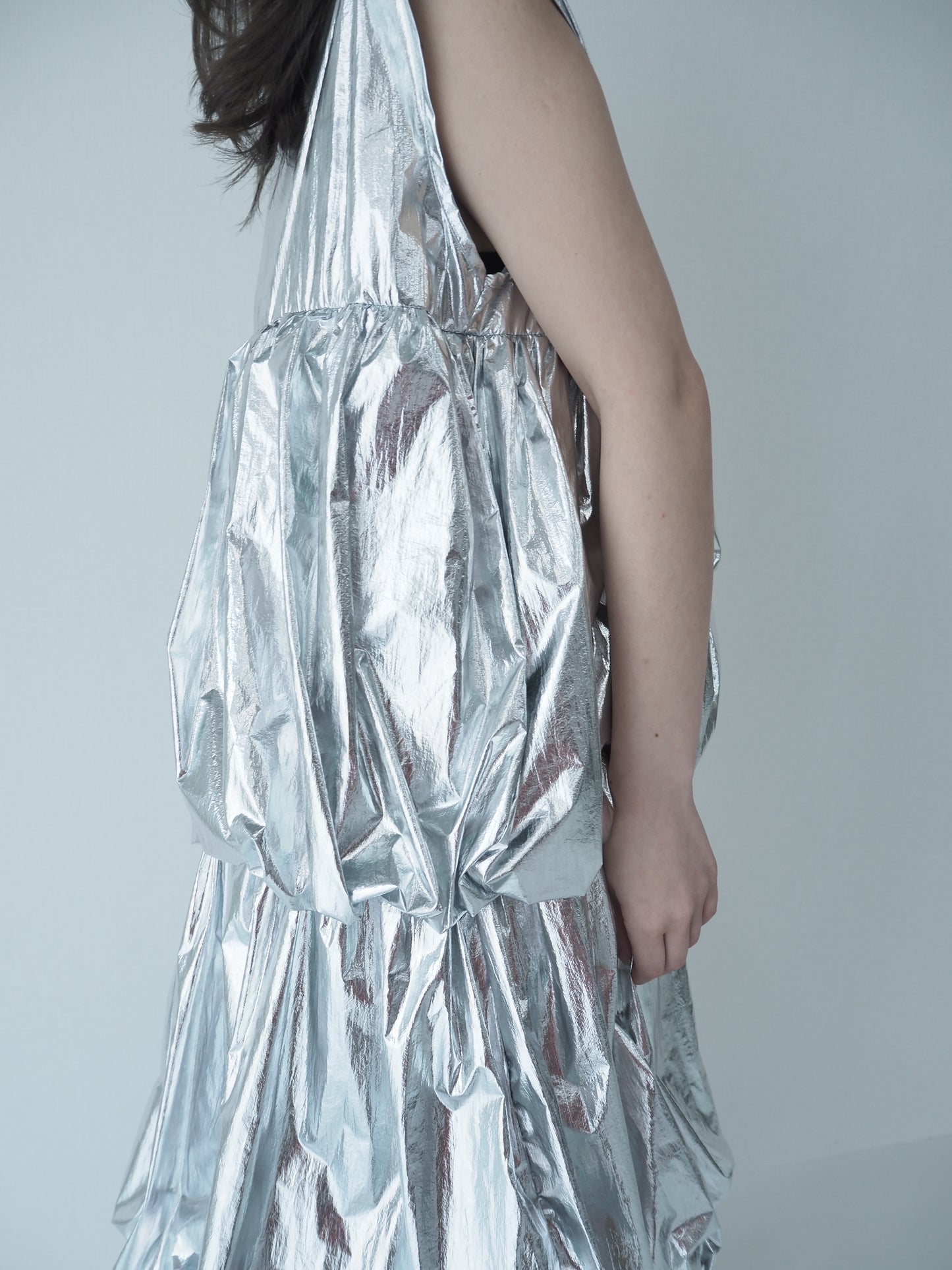 Metallic balloon tiered dress / silver