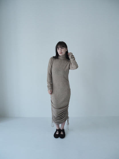 Drawstring knit long dress ＜Beige＞