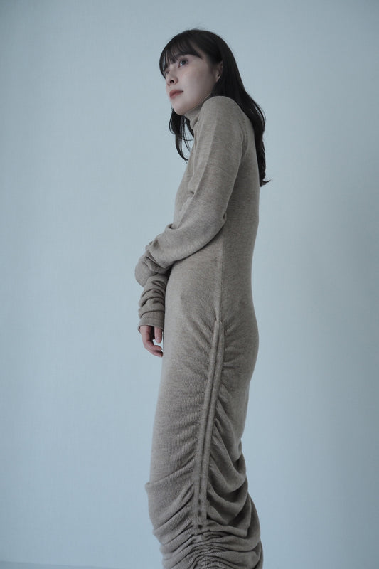 Drawstring knit long dress ＜Beige＞