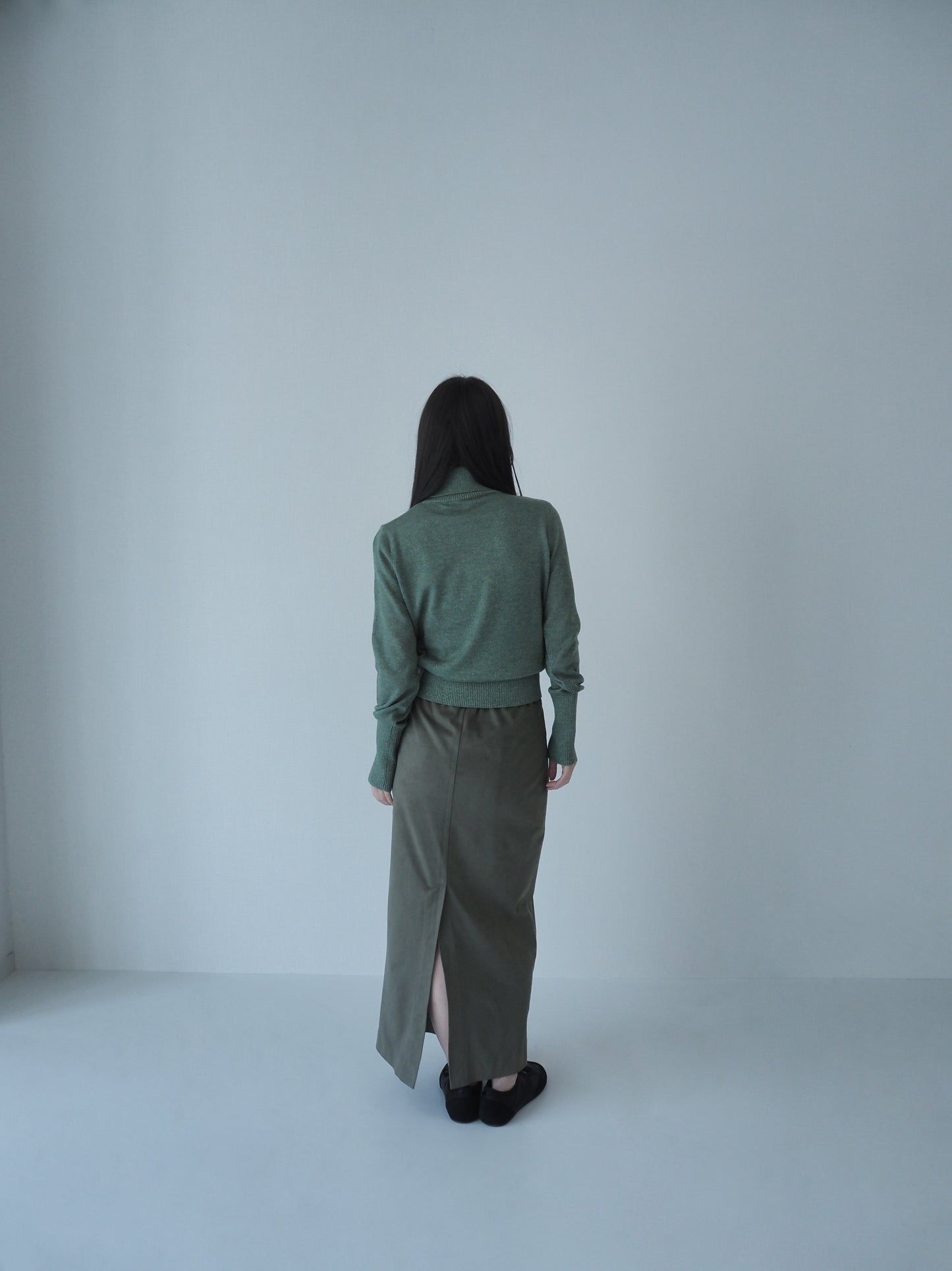 long suede skirt / moss