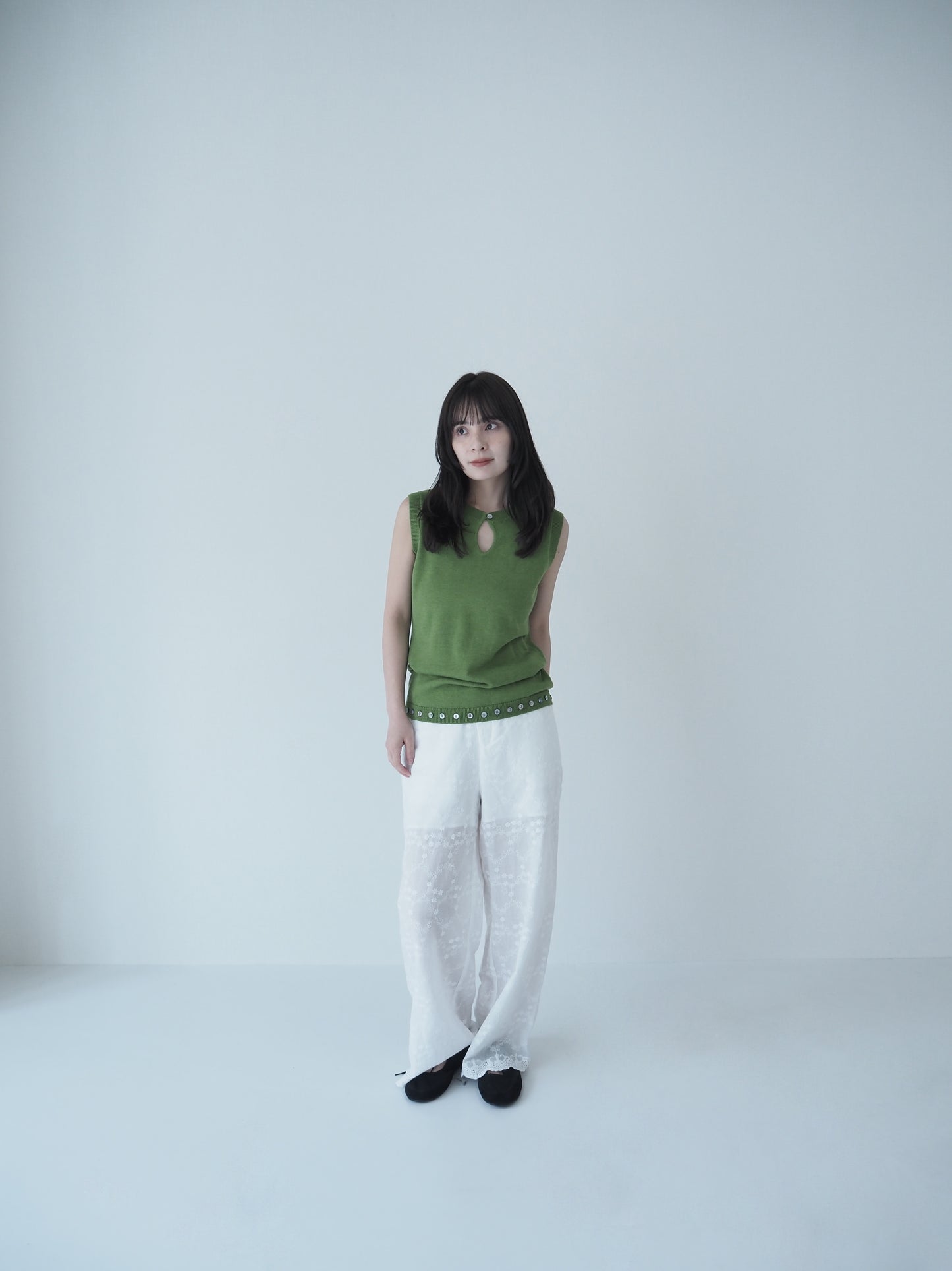 Hem button knit top / Basil