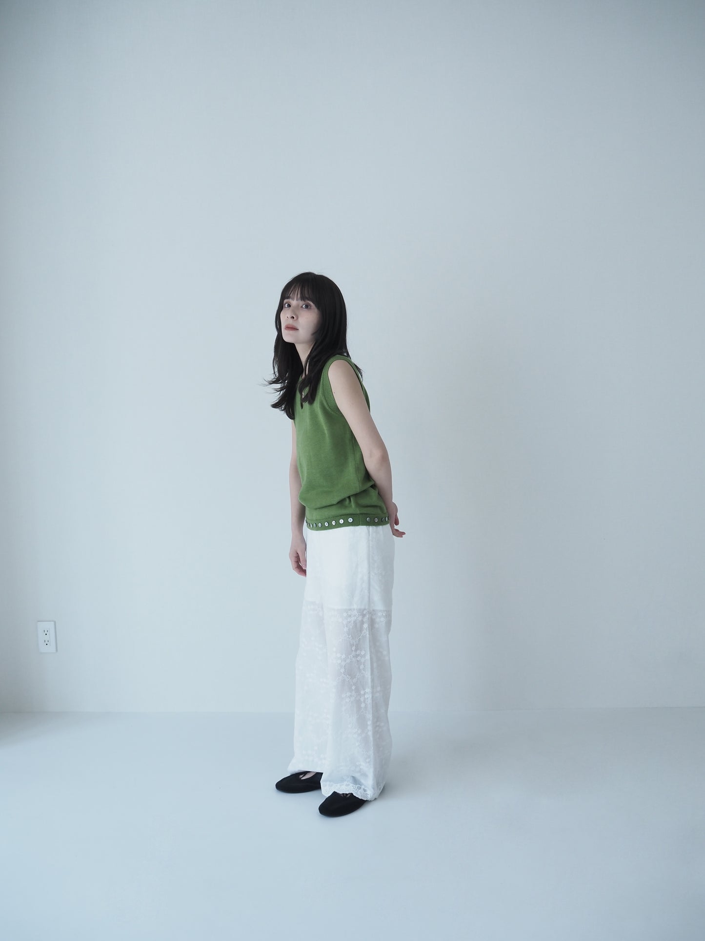 Hem button knit top / Basil