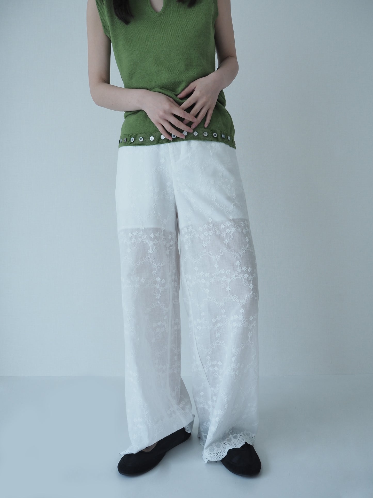 Scallop lace pants / White