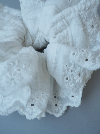 Flower lace chou chou