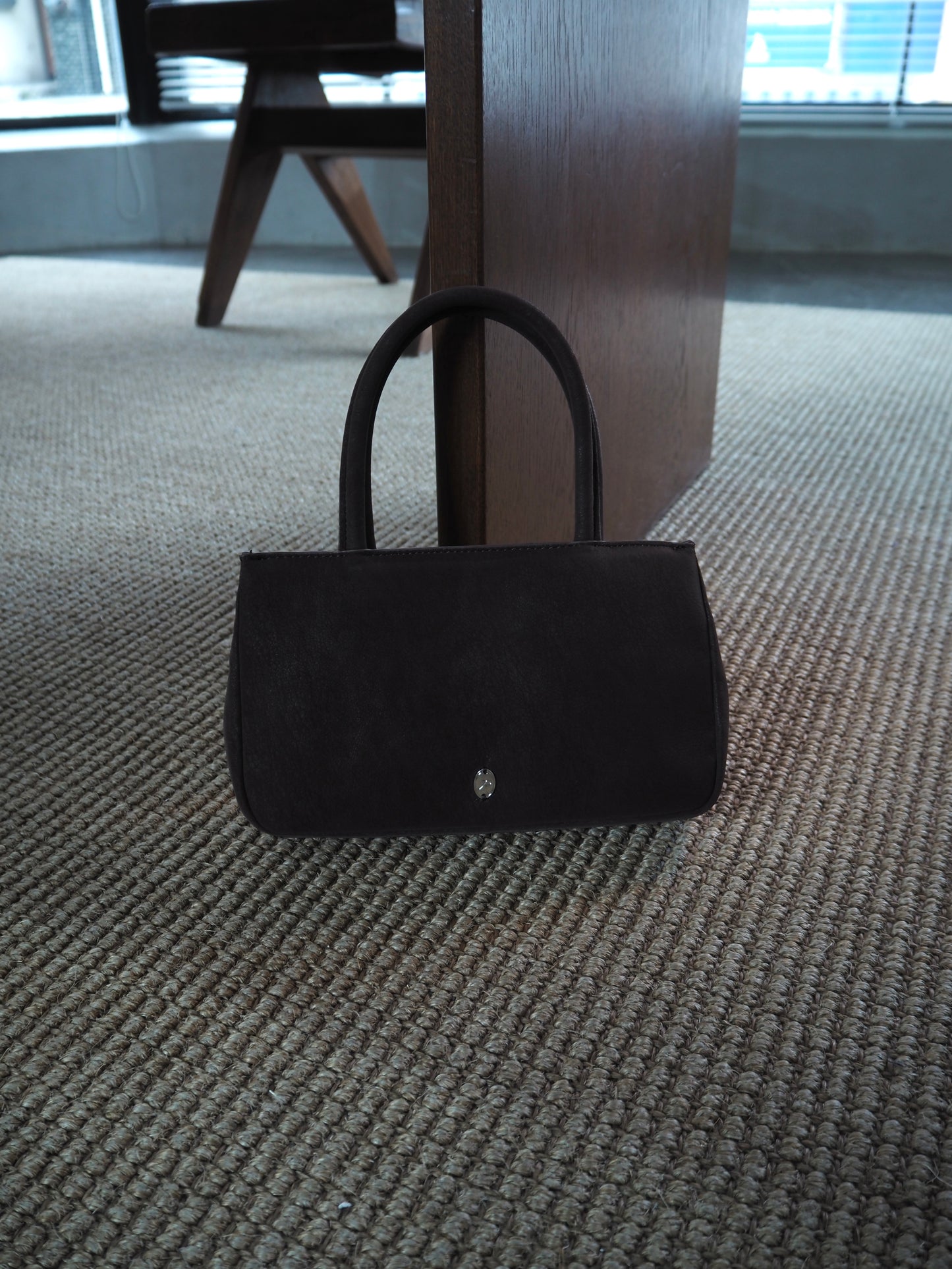 suede hand bag/chocolate
