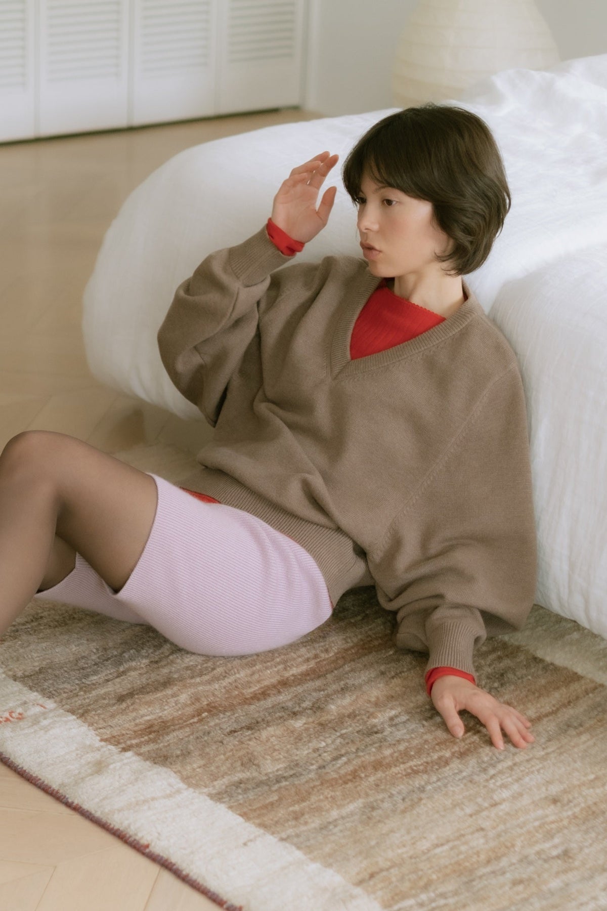 Loose v-neck knit / Beige