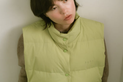 down vest / light green