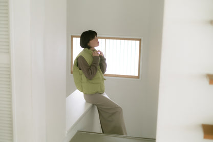 down vest / light green
