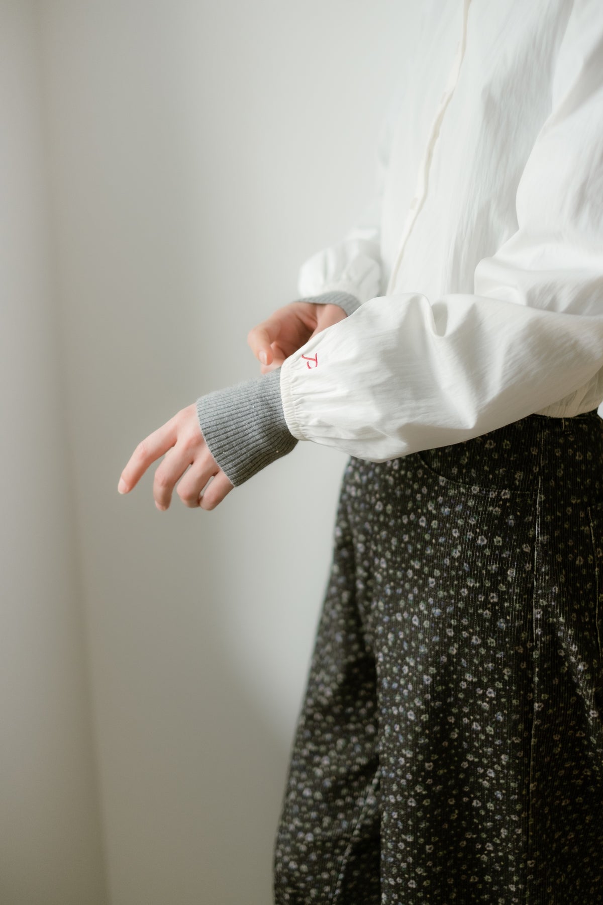 Crystal dot cuff turtleneck knit / Gray