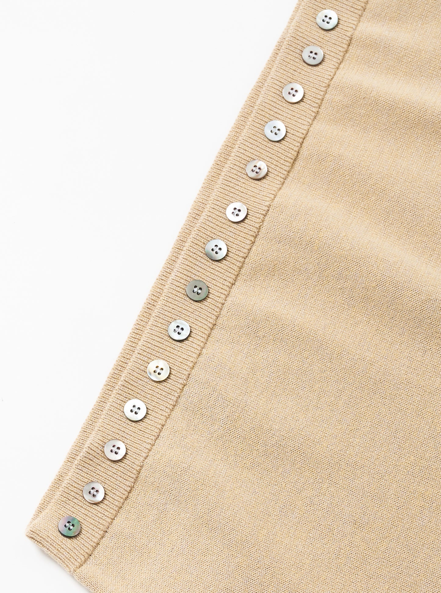Hem button knit top / Olive beige